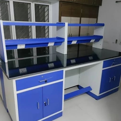 Dynamic Garment Cubicle